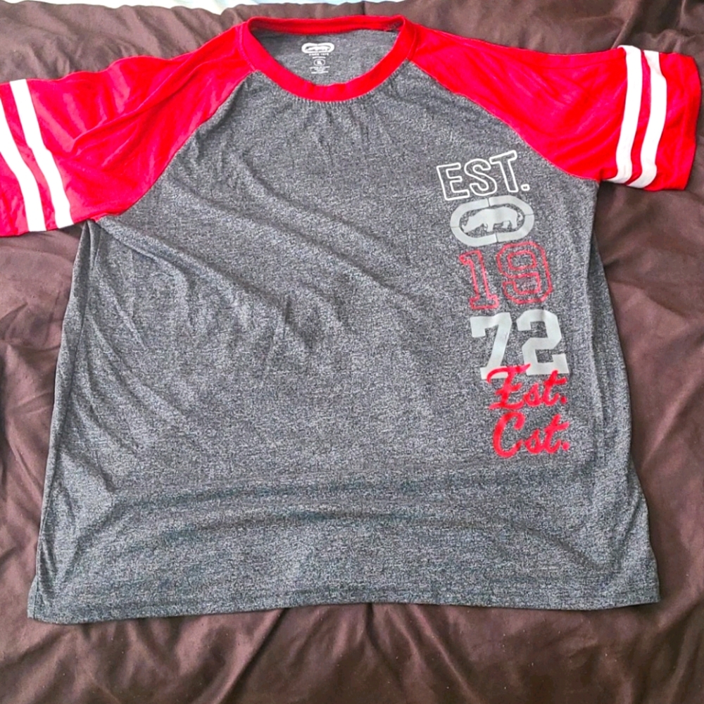 Echo Red and Gray men graphic T-shirt size XL